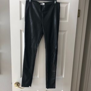 Faux leather pants/leggings 👖